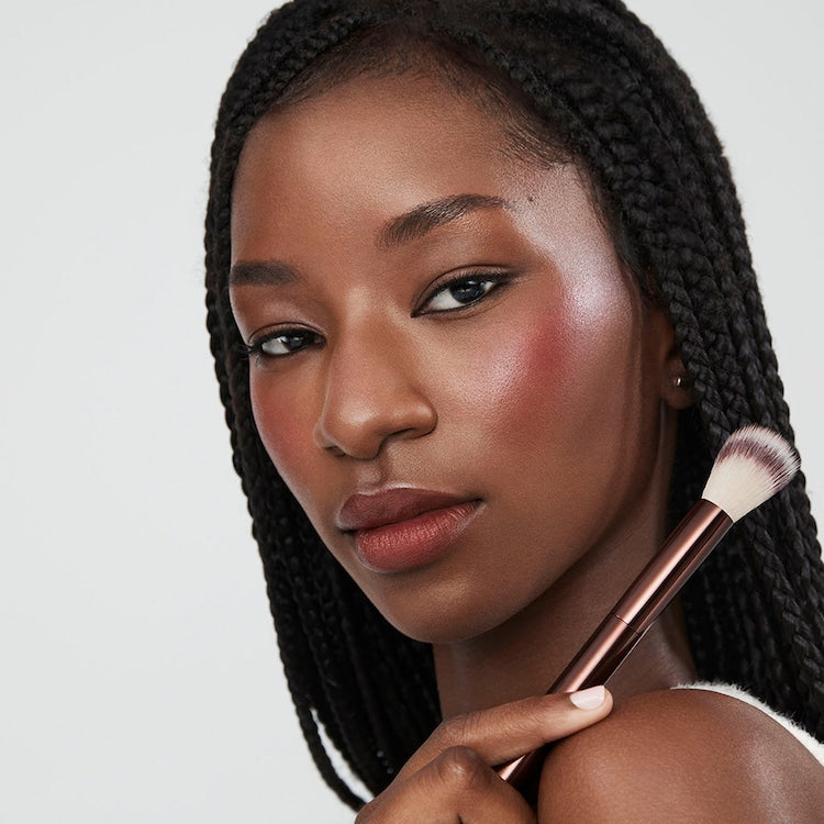 HOURGLASS No.15 Ambient Soft Glow Foundation Brush